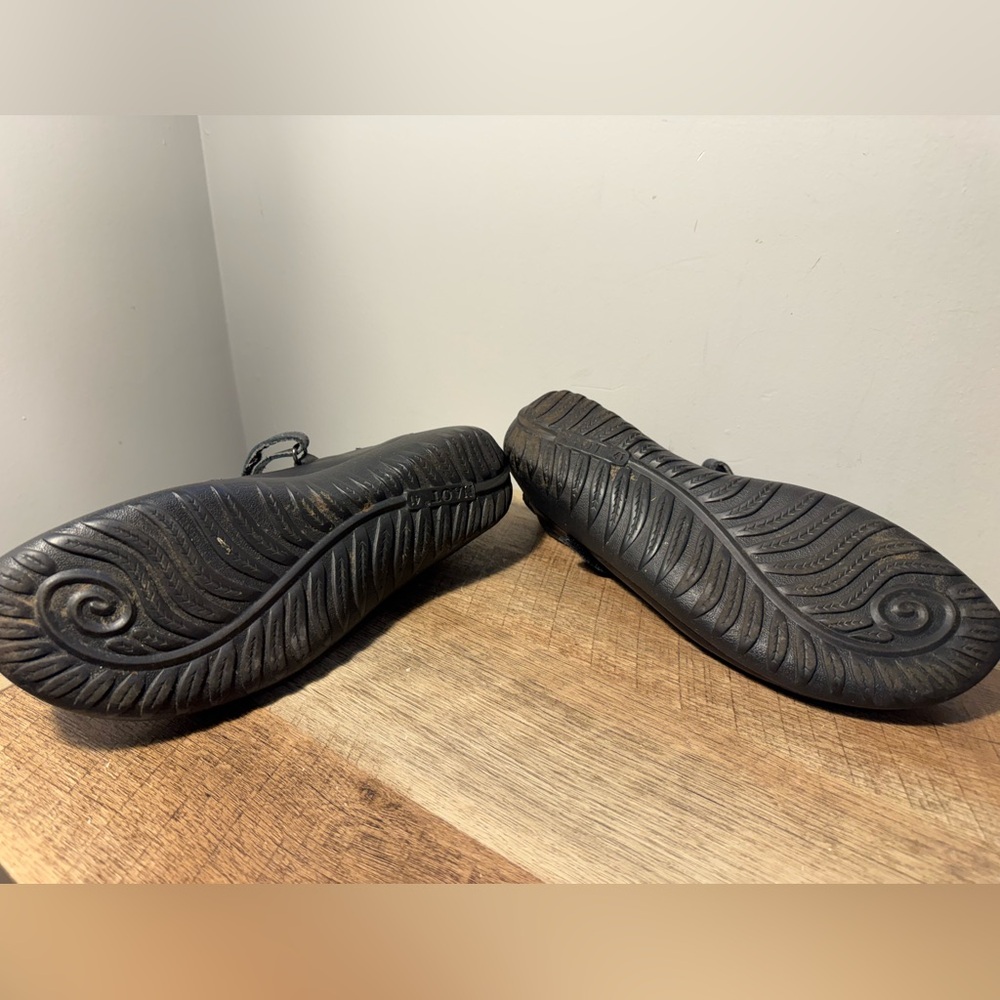 Women’s Mary Jane Flats in Black, Gray & Purple - Picture 7 of 11